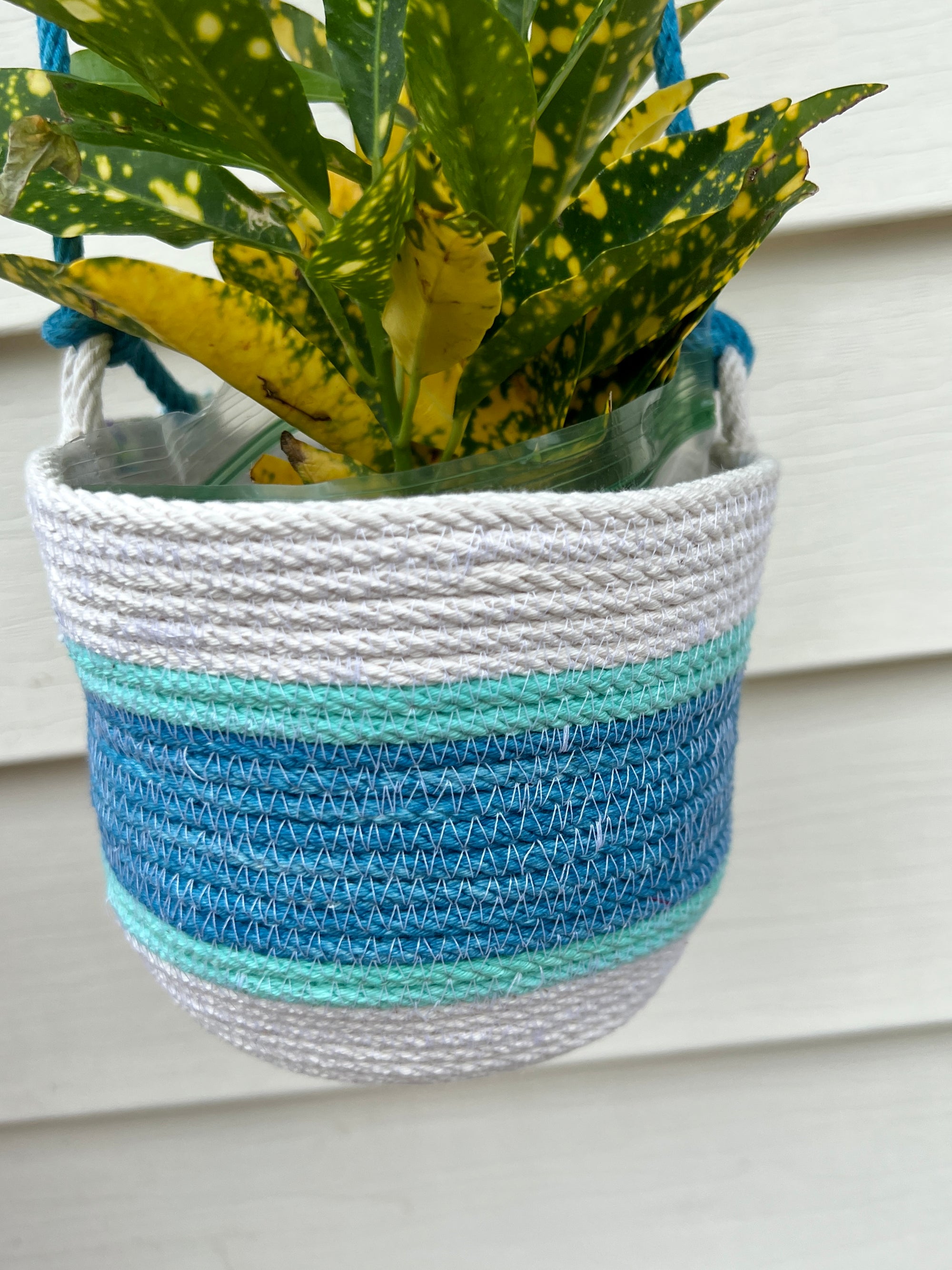 Hanging Planter Basket Beachy Blues