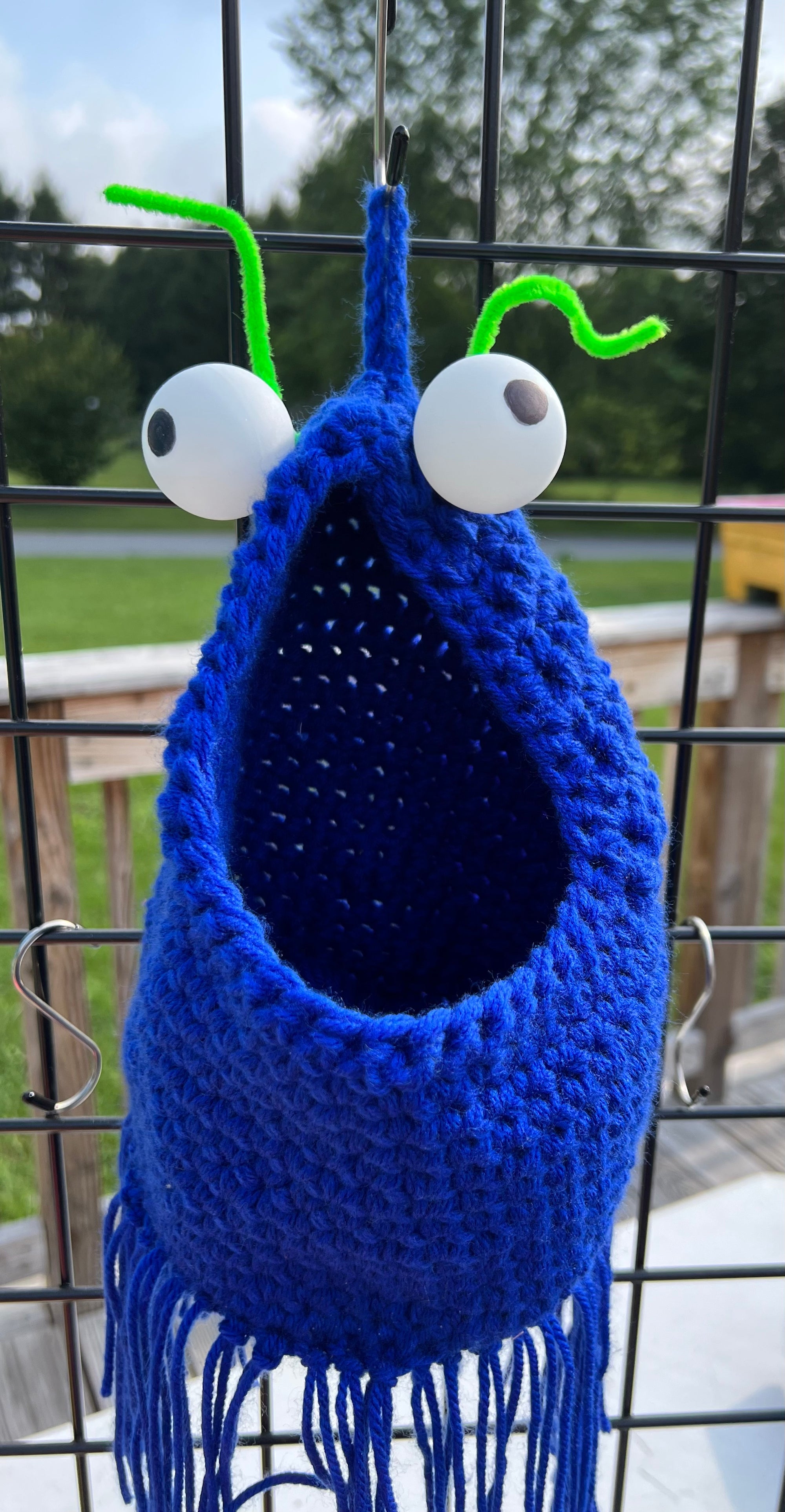 Yip Yips - hanging basket - alien monsters - toy catcher - plant holder