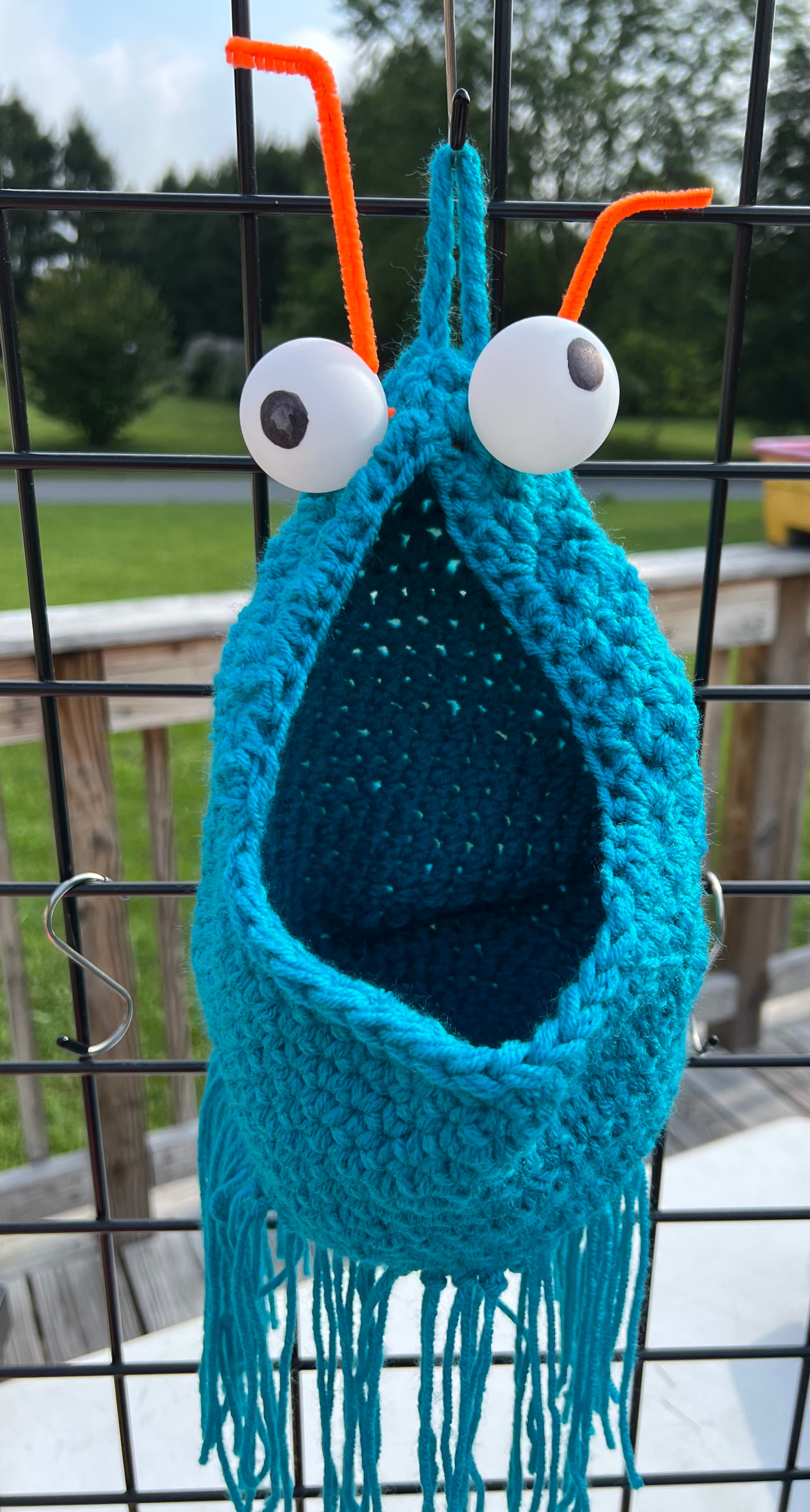 Yip Yips - hanging basket - alien monsters - toy catcher - plant holder