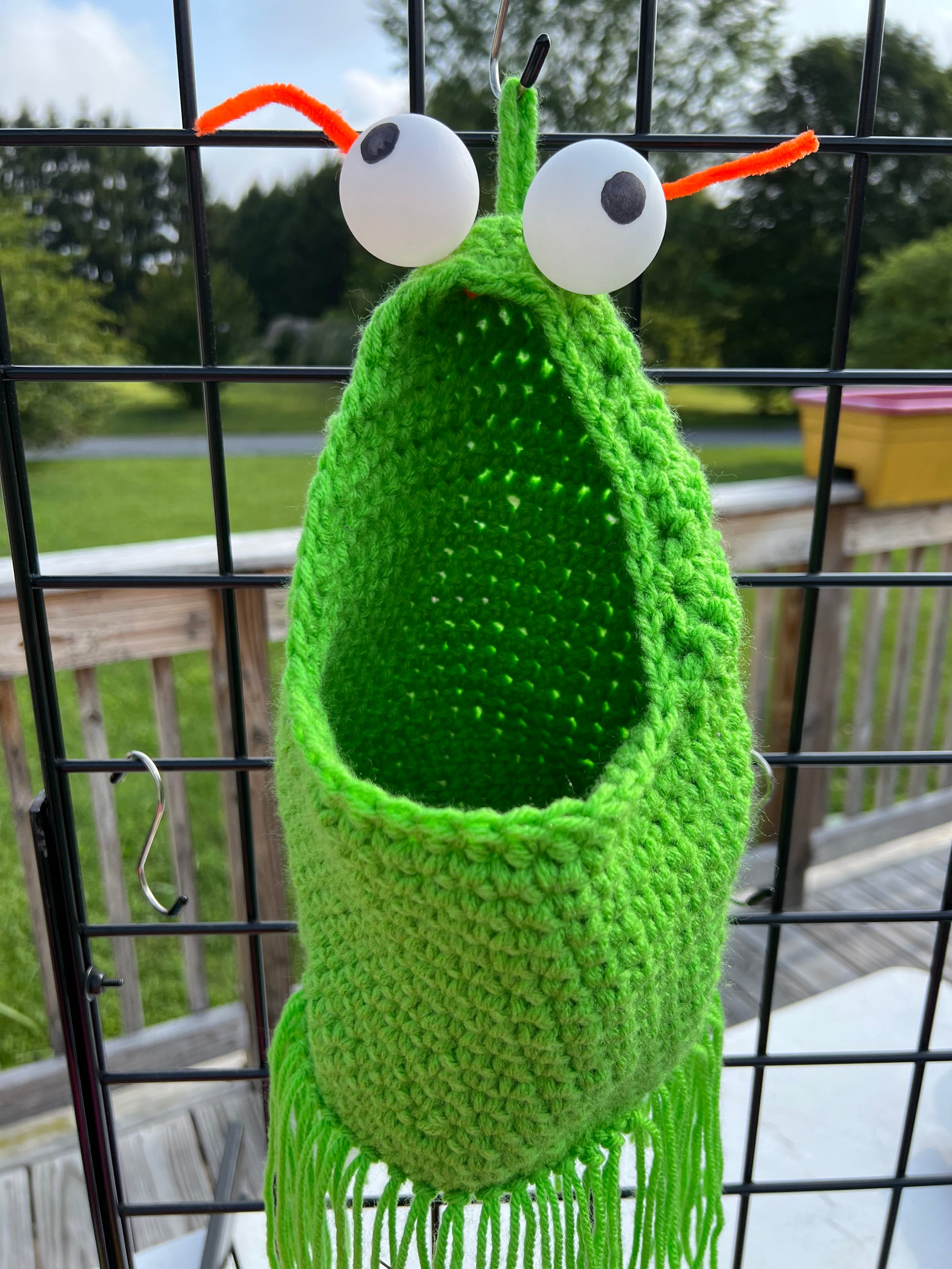 Yip Yips - hanging basket - alien monsters - toy catcher - plant holder