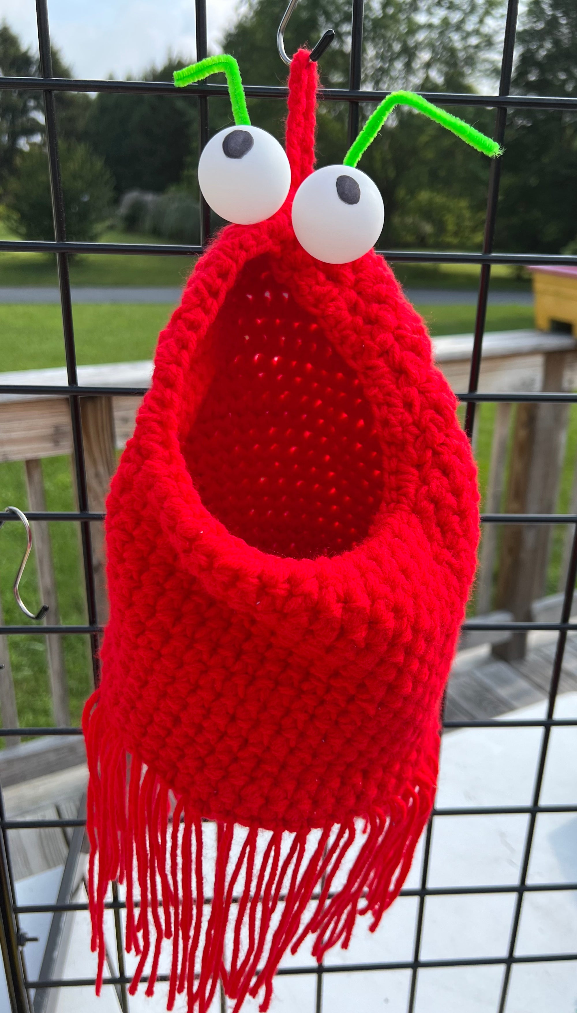 Yip Yips - hanging basket - alien monsters - toy catcher - plant holder