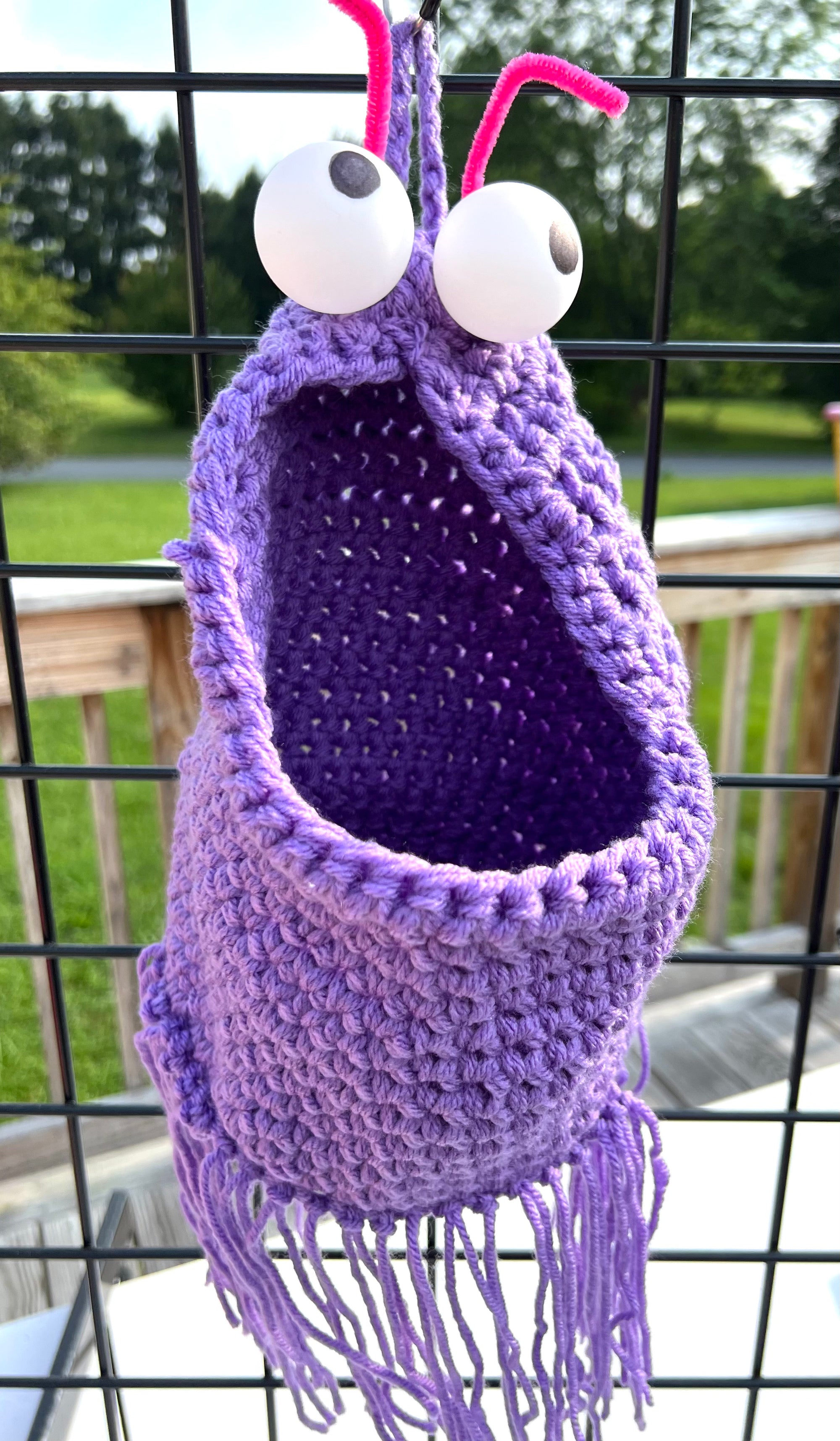 Yip Yips - hanging basket - alien monsters - toy catcher - plant holder