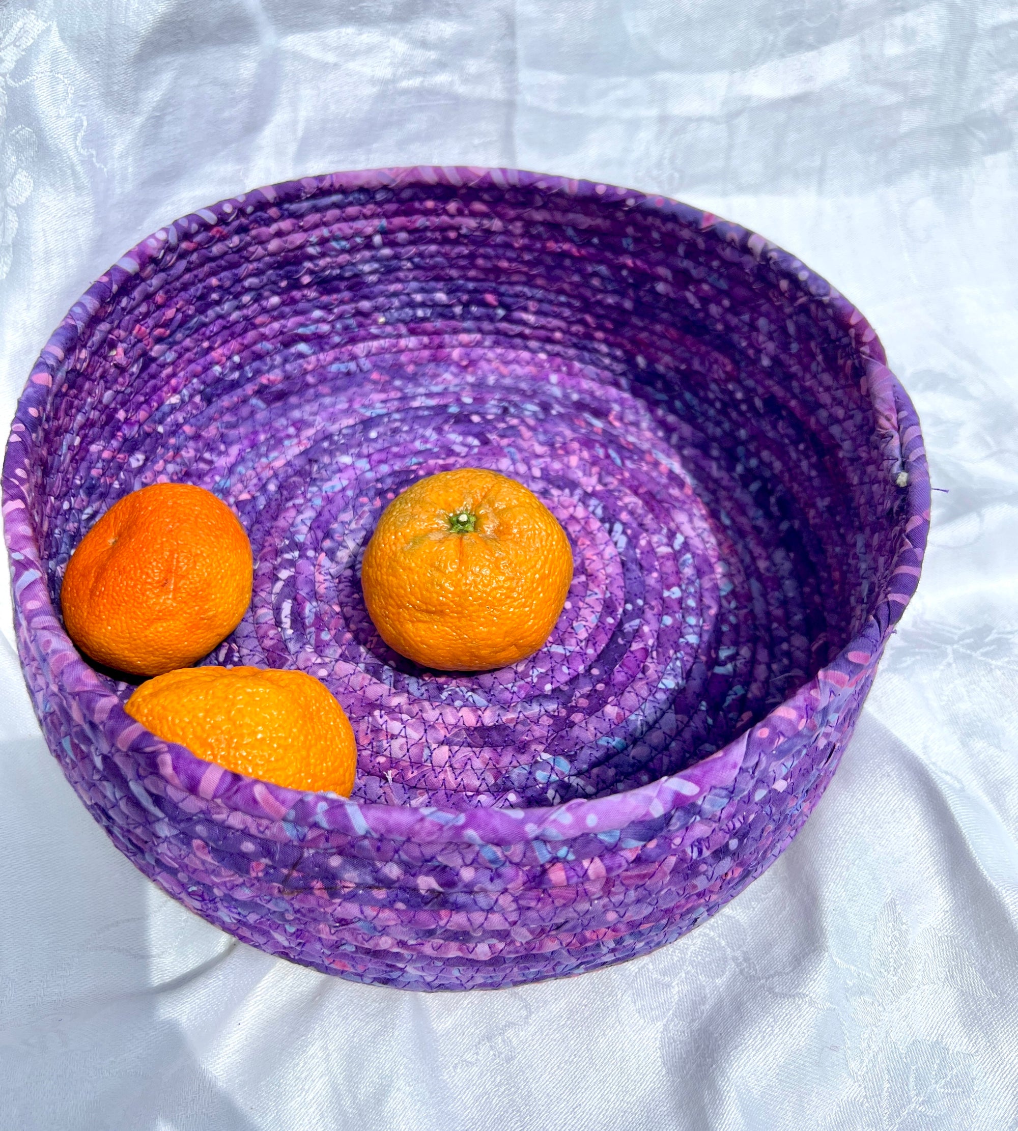 Large Storage Bowl in Purples with removable Lid