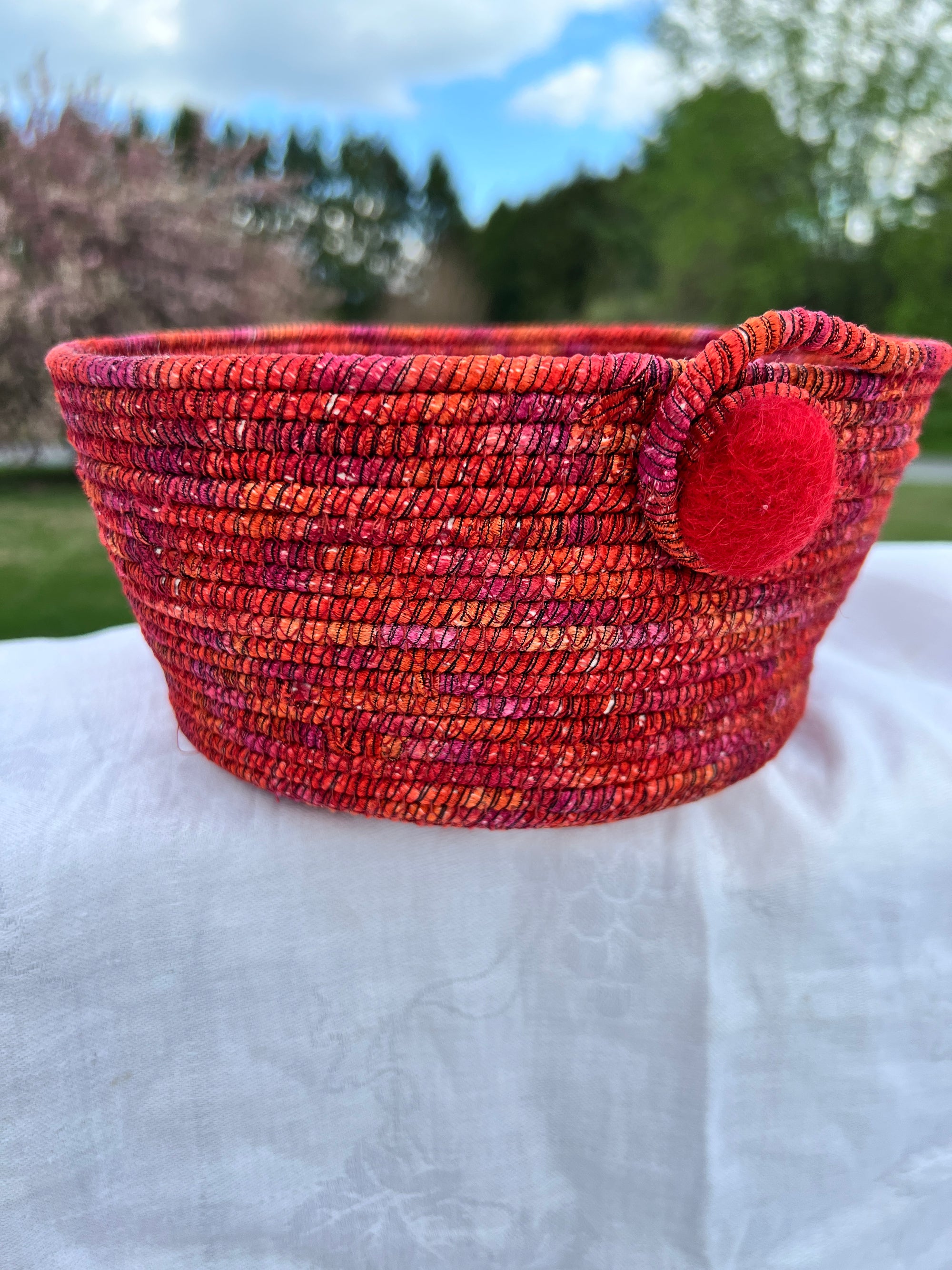 Medium Basket Bowl Rust with soft Shimmer