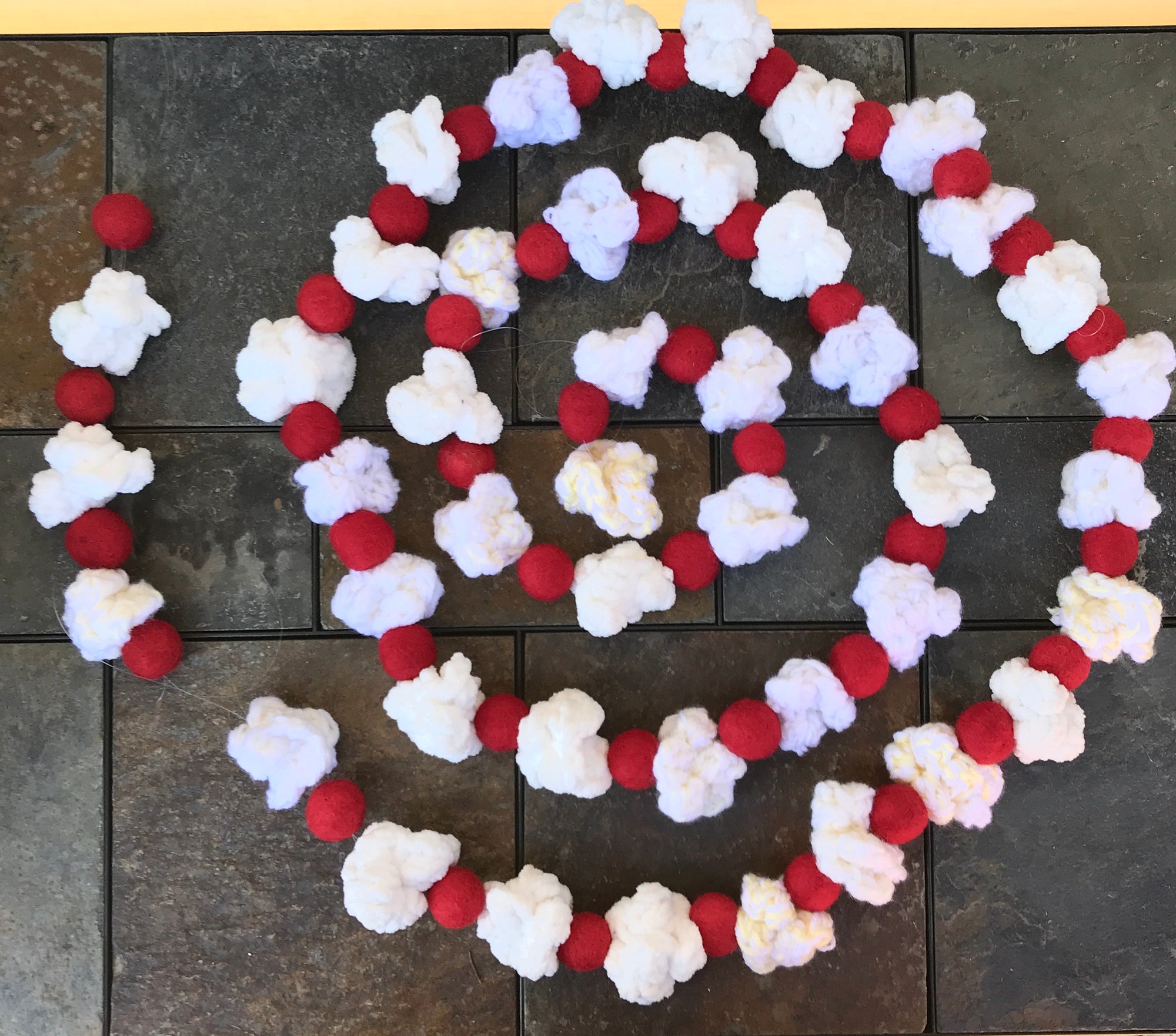 Popcorn and Cranberry Garland - Crochet and Felted